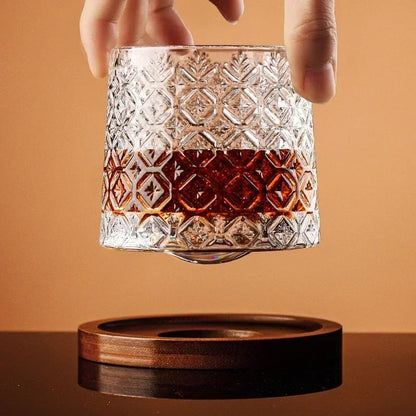 Copo de Whisky Cristal com Base Rotativo Bar em Casa Zeraffe - Zeraffe | Novidades exclusivas e produtos que facilitam sua vida