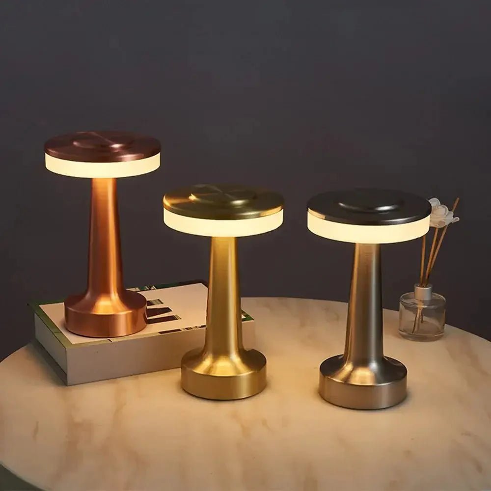 Luminária de Mesa Decorativa LED Retrô 3 Tons de Luz em Metal - Zeraffe